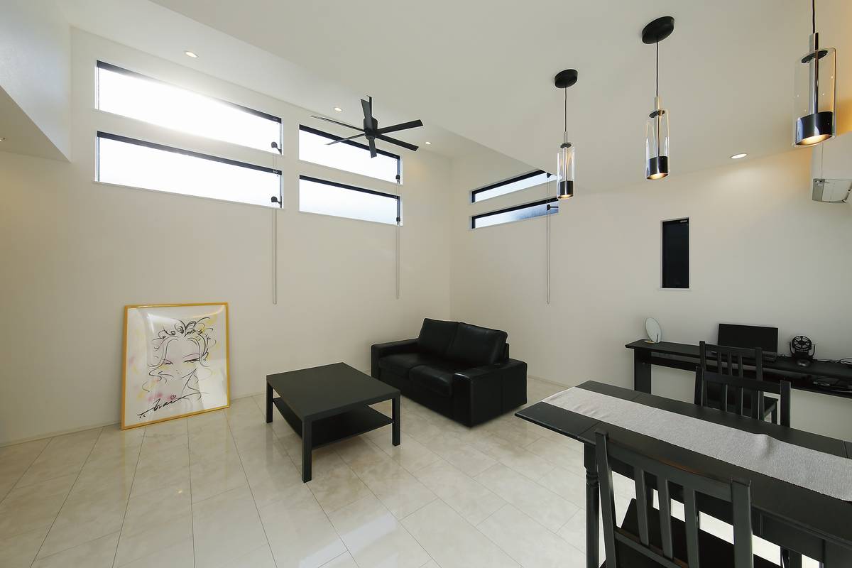 建築事例.2　視線を遮りながら光を採り込む旗竿地の住まい